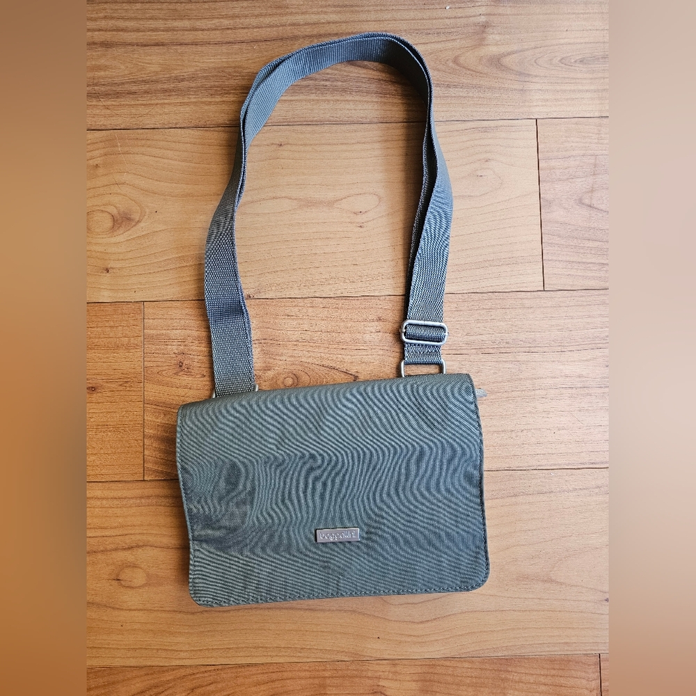 Baggallini Purse